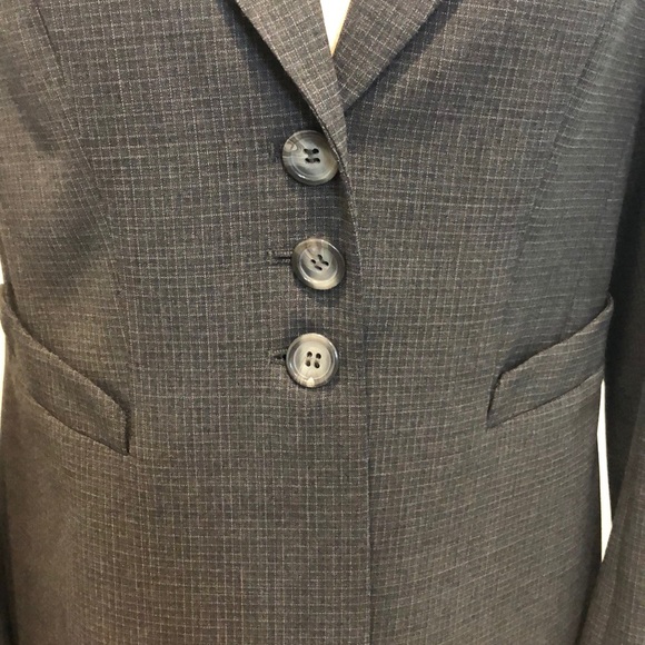 Limited Brand The Perfect Travel Suit in Grey 8 - Picture 2 of 7